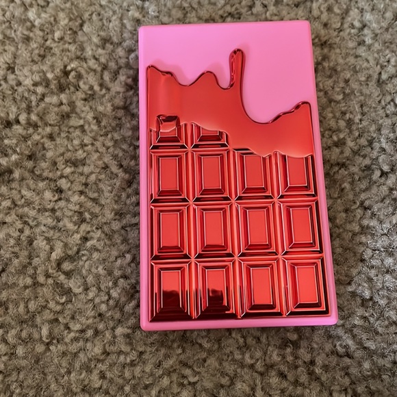 NIB cherry eyeshadow palette - Picture 4 of 4